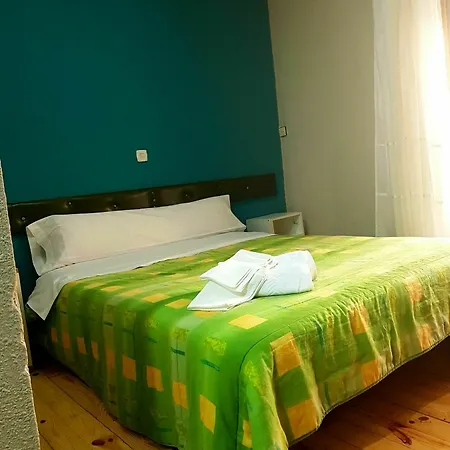 Guest house Padre Isla 1 *